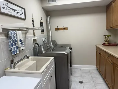 7533 West Carmen Avenue Harwood Heights IL 60706