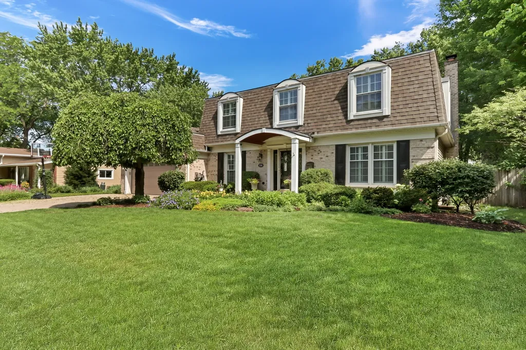 710 Fairlawn Avenue Libertyville IL 60048