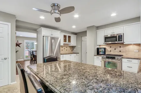 710 Fairlawn Avenue Libertyville IL 60048