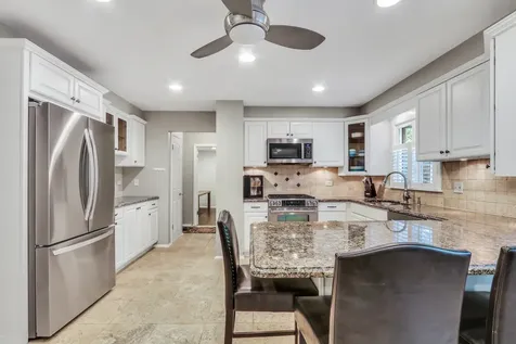 710 Fairlawn Avenue Libertyville IL 60048