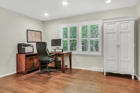 710 Fairlawn Avenue Libertyville IL 60048