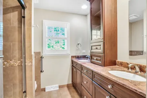 710 Fairlawn Avenue Libertyville IL 60048