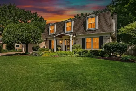 710 Fairlawn Avenue Libertyville IL 60048