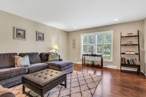 710 Fairlawn Avenue Libertyville IL 60048