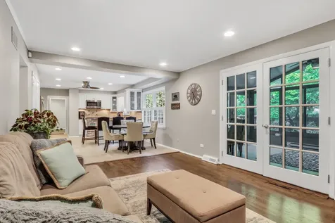 710 Fairlawn Avenue Libertyville IL 60048