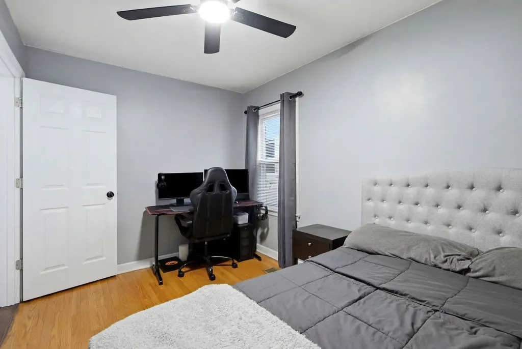 3914 North Pittsburgh Avenue Chicago IL 60634