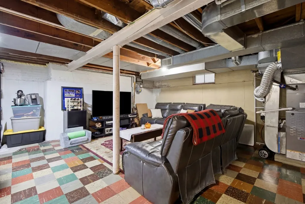 3914 North Pittsburgh Avenue Chicago IL 60634