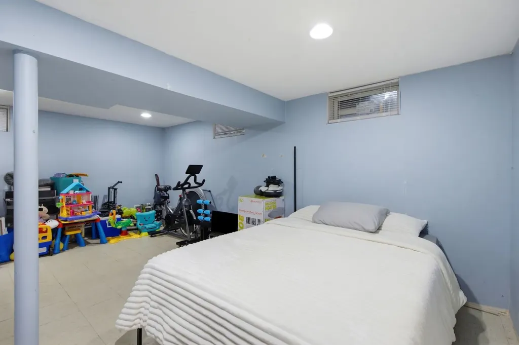 3914 North Pittsburgh Avenue Chicago IL 60634
