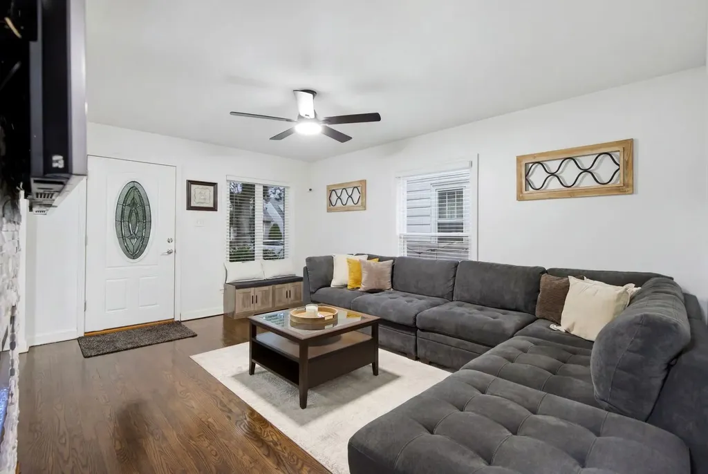3914 North Pittsburgh Avenue Chicago IL 60634