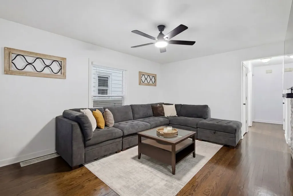 3914 North Pittsburgh Avenue Chicago IL 60634