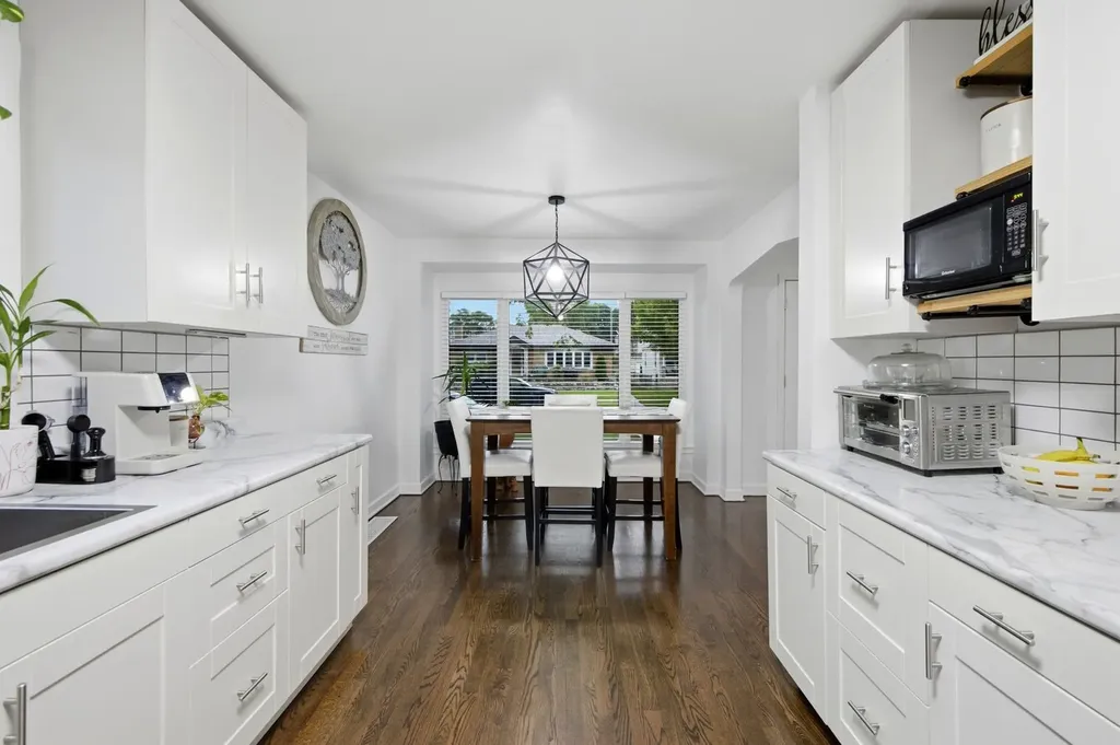 3914 North Pittsburgh Avenue Chicago IL 60634