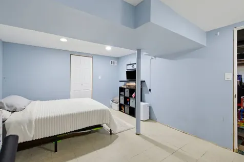 3914 North Pittsburgh Avenue Chicago IL 60634