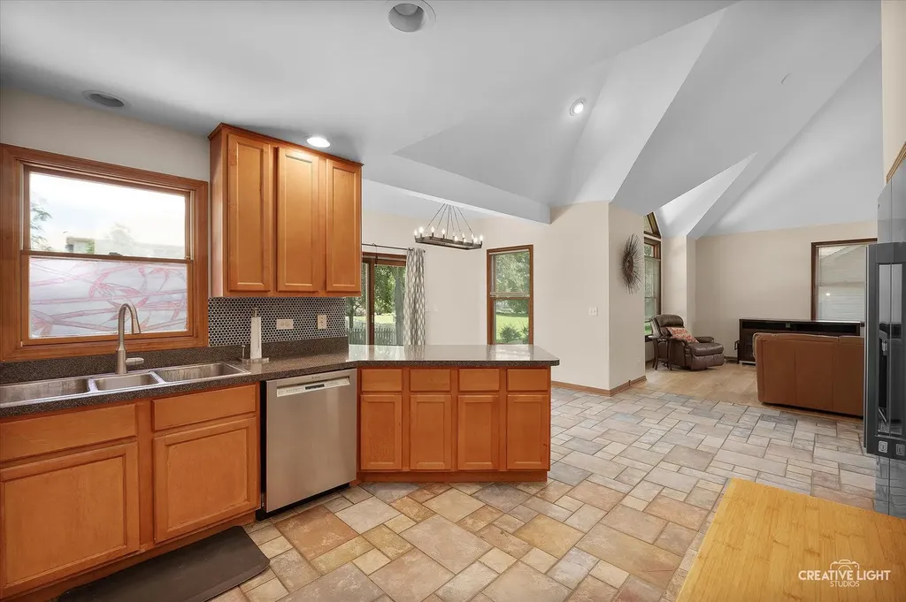 24456 Tufton Street Plainfield IL 60585