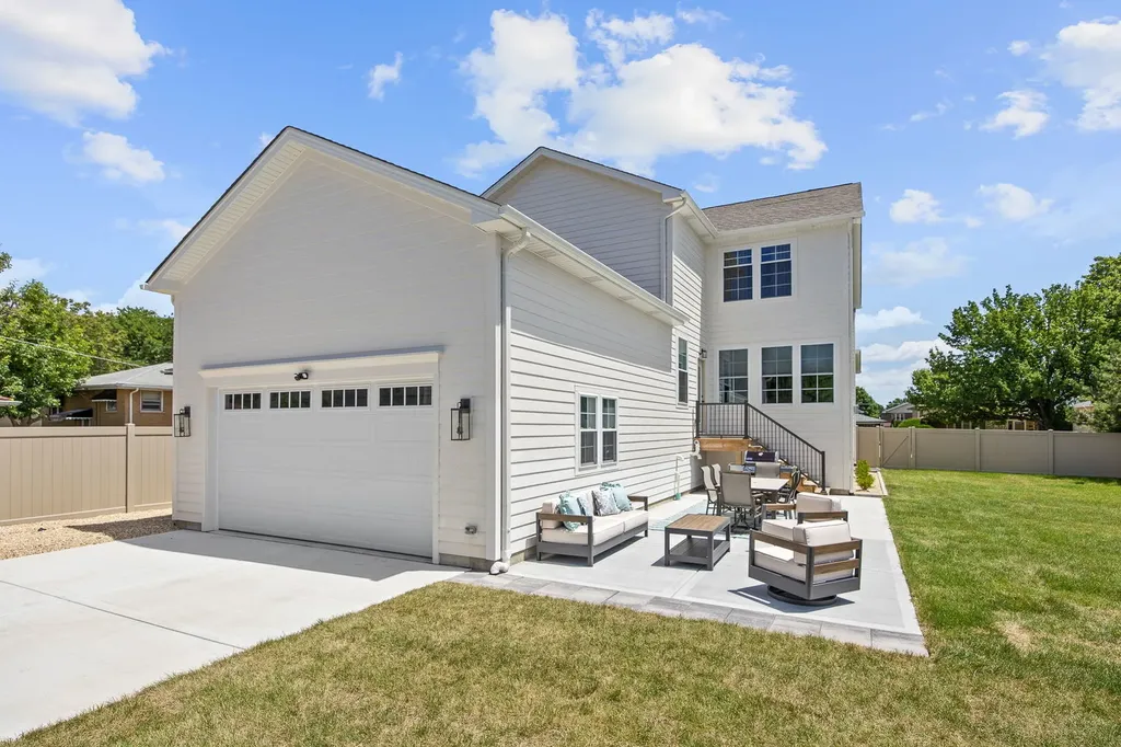 4510 Raymond Avenue Brookfield IL 60513