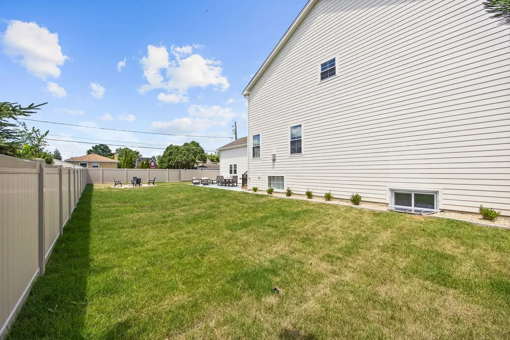 4510 Raymond Avenue Brookfield IL 60513