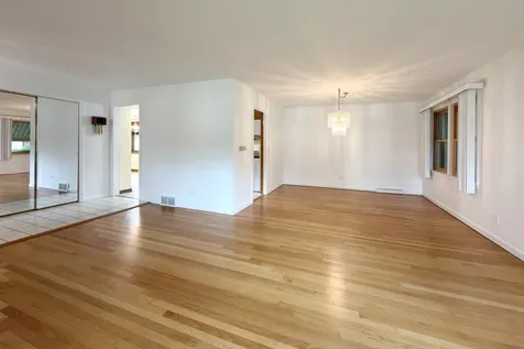 801 South See Gwun Avenue Mount Prospect IL 60056