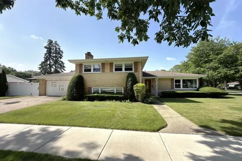 801 South See Gwun Avenue Mount Prospect IL 60056