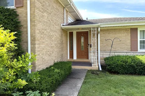 801 South See Gwun Avenue Mount Prospect IL 60056