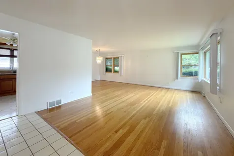 801 South See Gwun Avenue Mount Prospect IL 60056