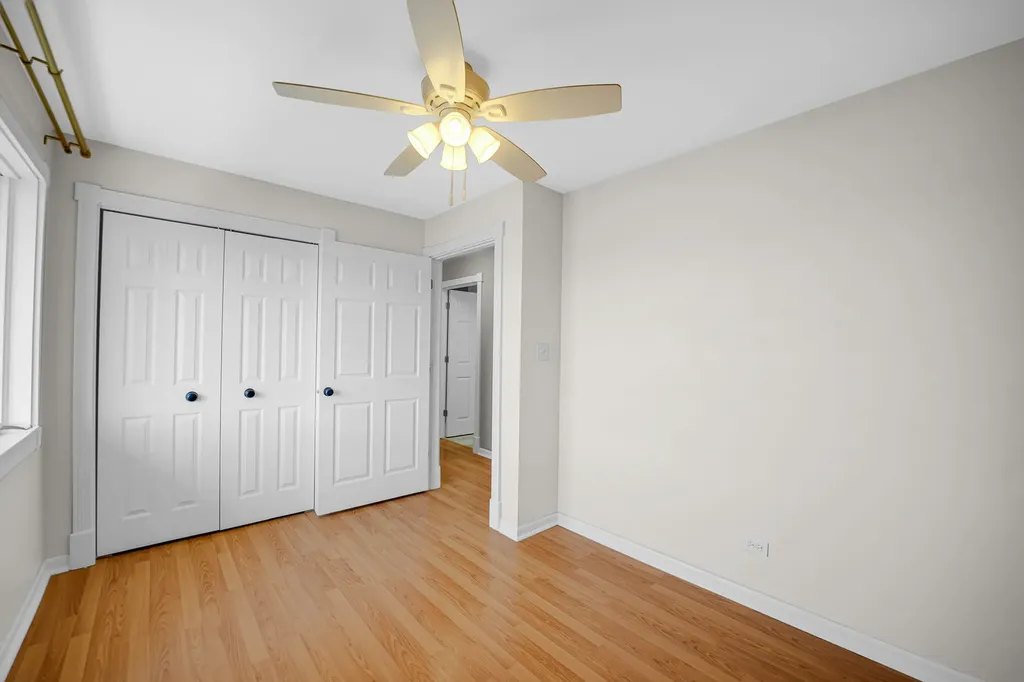 6264 South Gullikson Road Chicago IL 60638