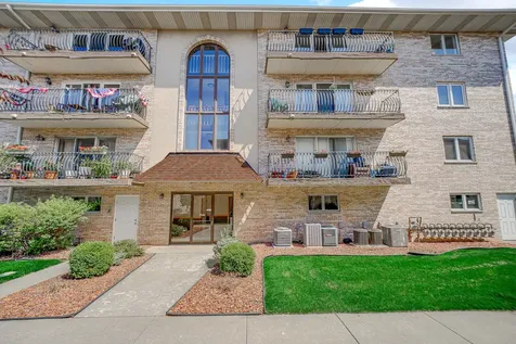 6264 South Gullikson Road Chicago IL 60638
