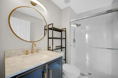 6264 South Gullikson Road Chicago IL 60638