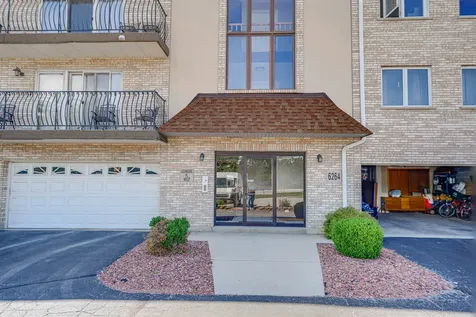 6264 South Gullikson Road Chicago IL 60638