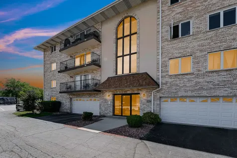 6264 South Gullikson Road Chicago IL 60638