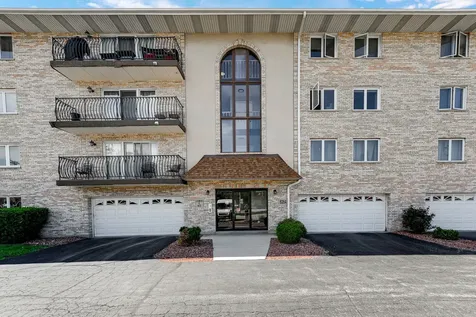 6264 South Gullikson Road Chicago IL 60638
