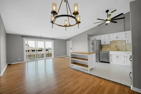 6264 South Gullikson Road Chicago IL 60638