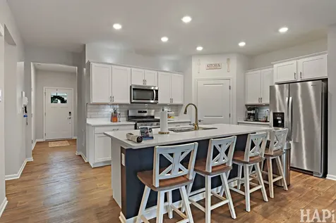1200 Redtail Circle Woodstock IL 60098