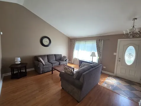 1002 Loren Drive Joliet IL 60431