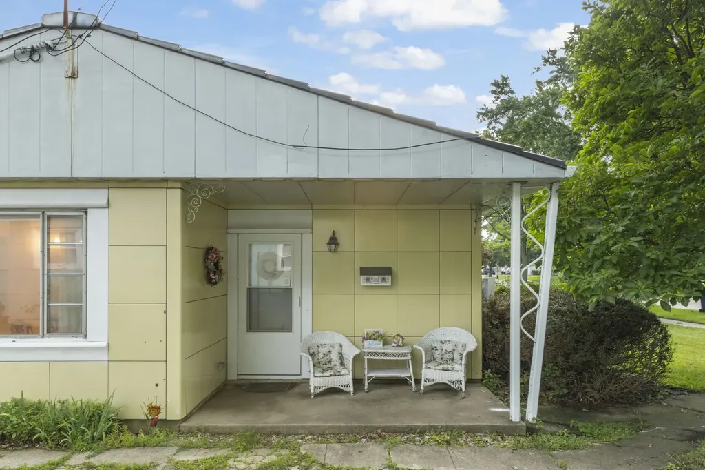 836 East Division Street Lombard IL 60148