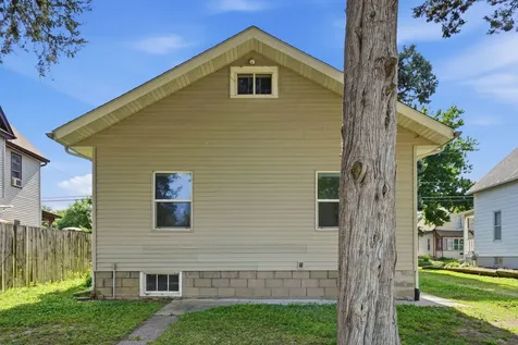 1318 44TH Street Rock Island IL 61201