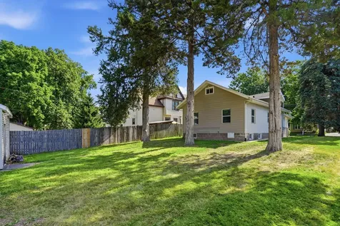 1318 44TH Street Rock Island IL 61201