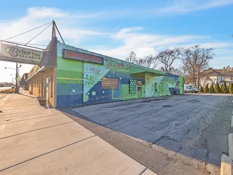 6915 Stanley Avenue Berwyn IL 60402