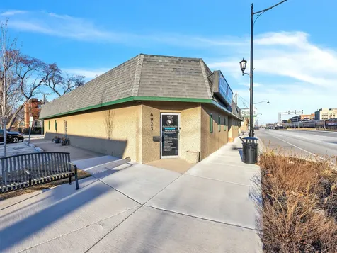 6915 Stanley Avenue Berwyn IL 60402