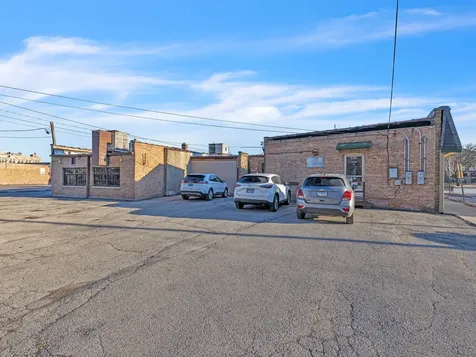 6915 Stanley Avenue Berwyn IL 60402