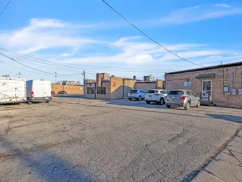 6915 Stanley Avenue Berwyn IL 60402