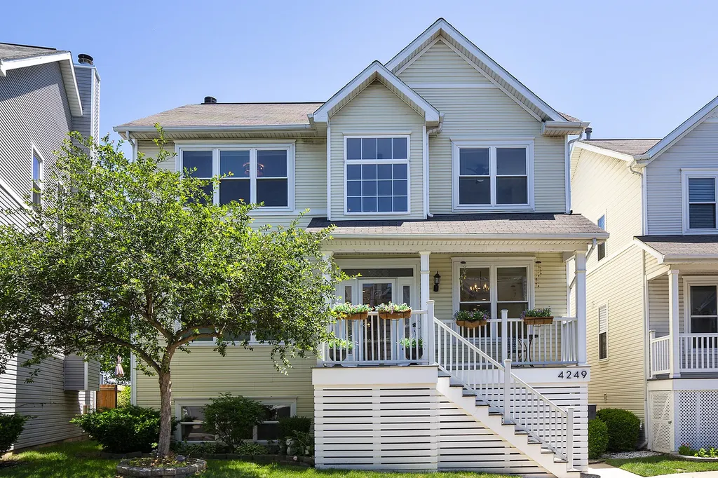 4249 North Kolmar Avenue Chicago IL 60641