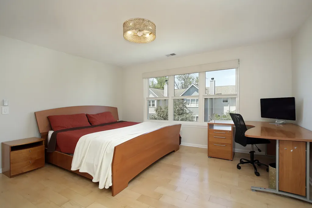 4249 North Kolmar Avenue Chicago IL 60641