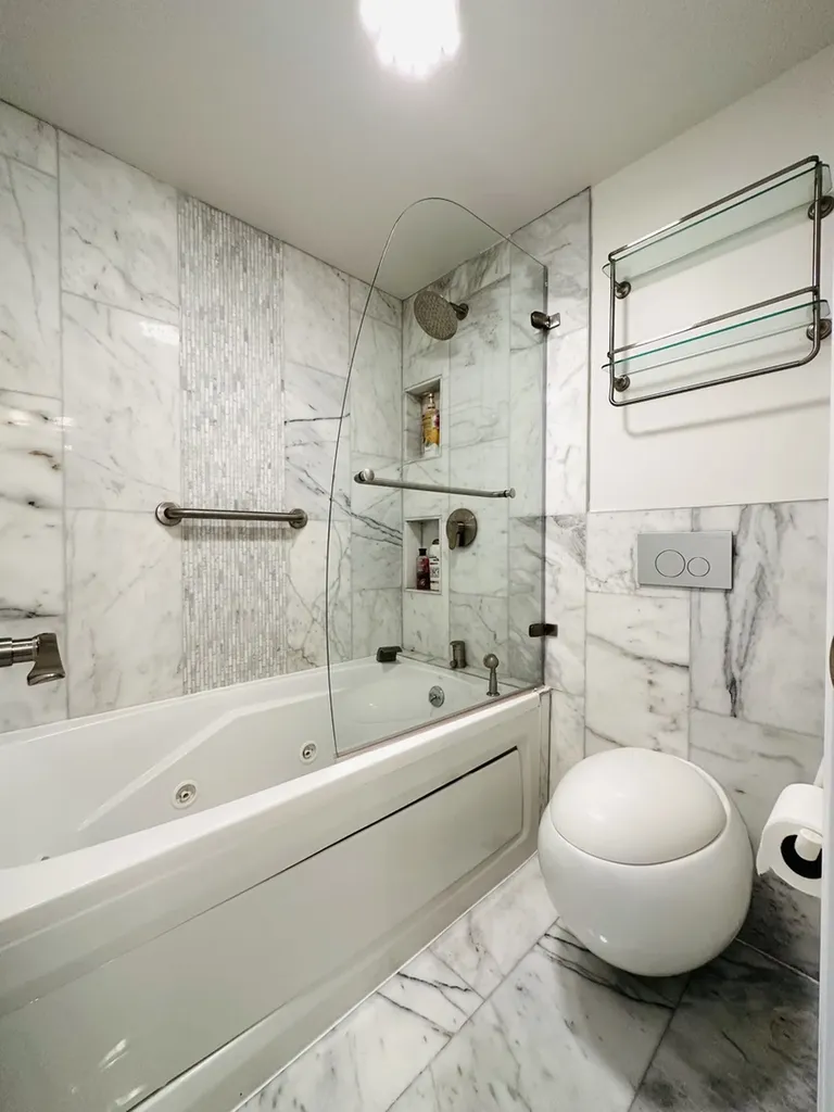 4249 North Kolmar Avenue Chicago IL 60641