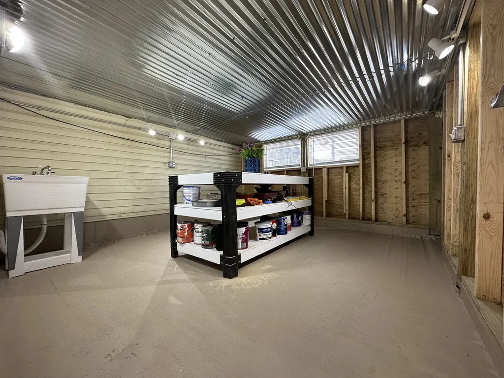 4249 North Kolmar Avenue Chicago IL 60641