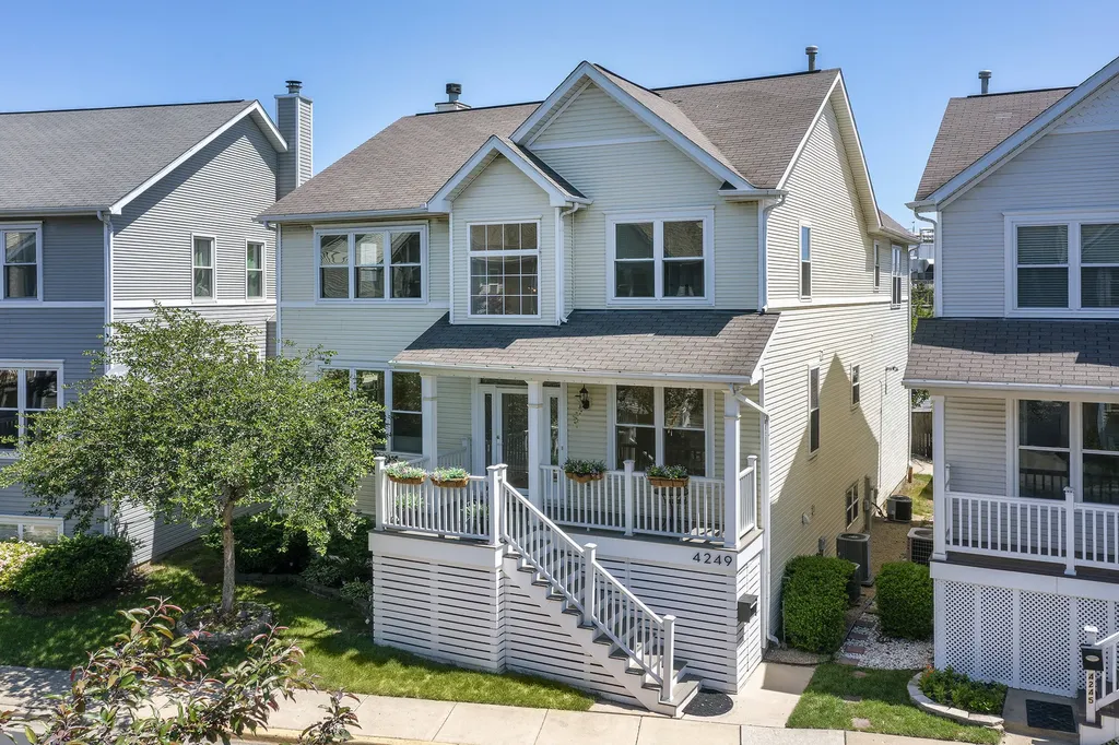 4249 North Kolmar Avenue Chicago IL 60641