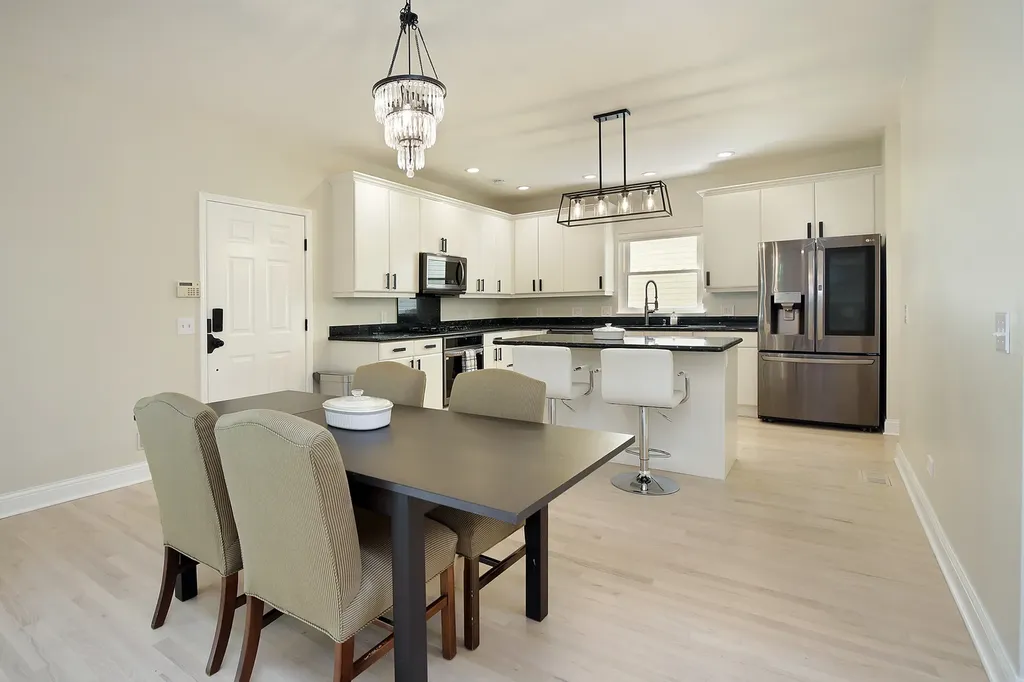 4249 North Kolmar Avenue Chicago IL 60641
