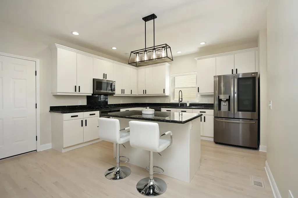 4249 North Kolmar Avenue Chicago IL 60641