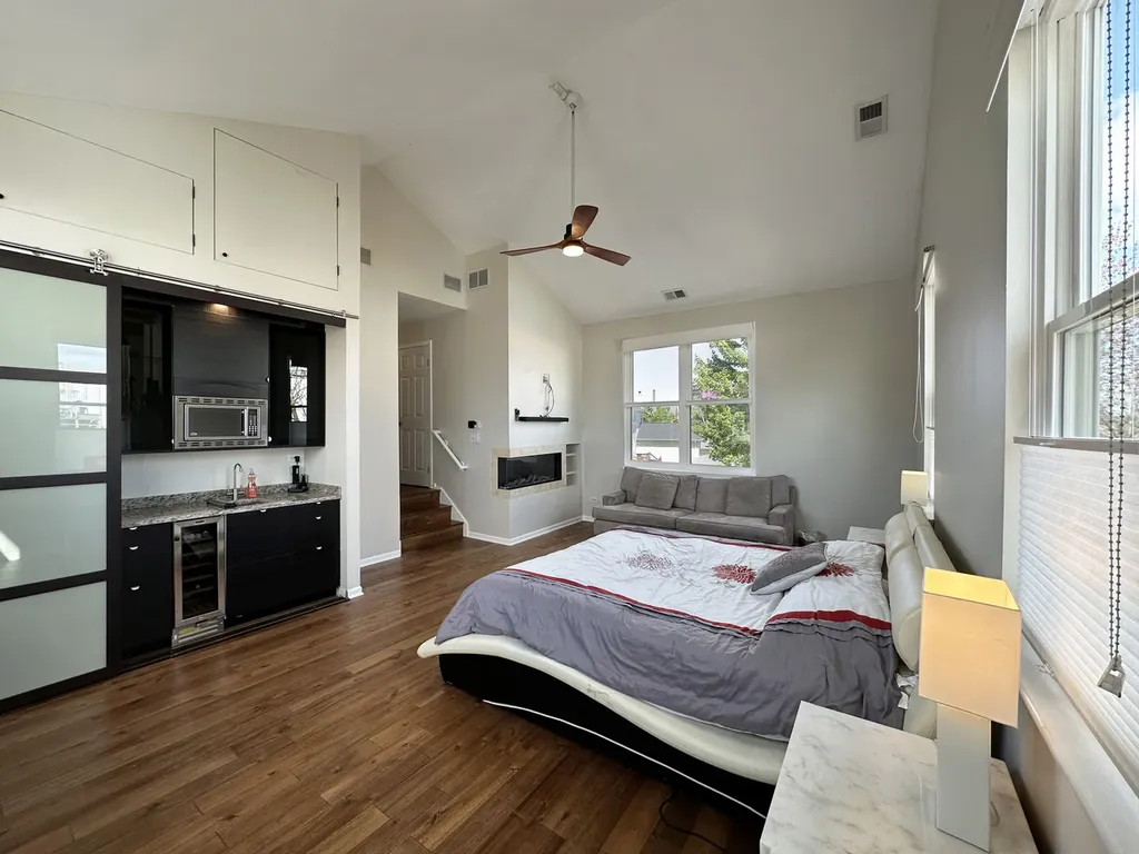 4249 North Kolmar Avenue Chicago IL 60641