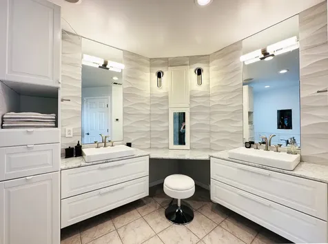 4249 North Kolmar Avenue Chicago IL 60641