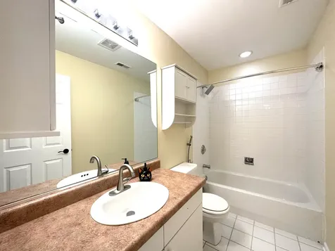 4249 North Kolmar Avenue Chicago IL 60641