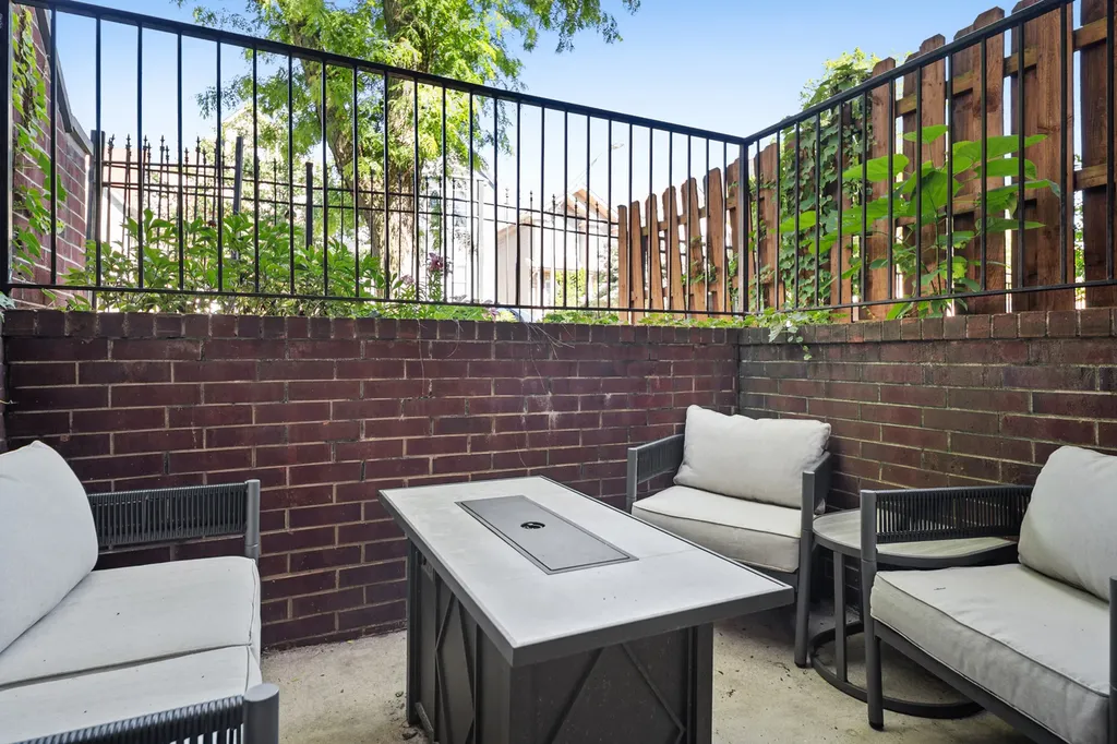 1712 North Albany Avenue Chicago IL 60647